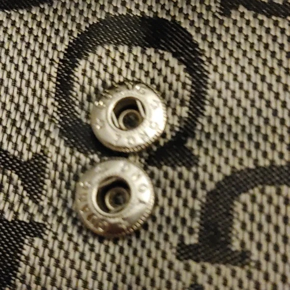 New Gray Patterned Wallet By Guang Tong - Picture 2 of 4